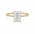 KLAR diamantring fra Stensgaard i 14 karat gulguld med 1,90 ct. emerald-cut lab-grown diamant og diamantbesat ringskinne.